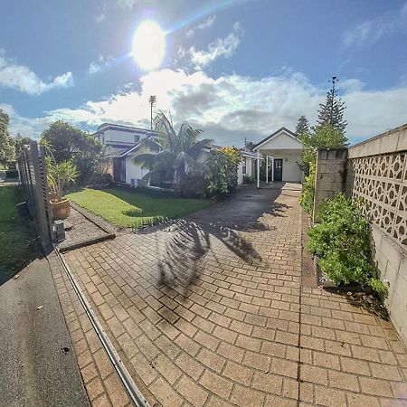 Sandy Toes Holiday Home Orewa Esterno foto